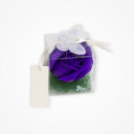 Mărturie Elegantă: Trandafir Mov în Cutiuță Transparentă - imagine 2