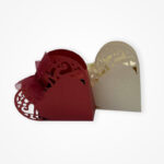 Cutie inimă cu fundă și decupaj elegant