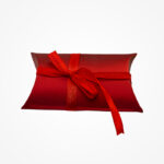 Cutie din carton tip pernă, cu fundă din satin - imagine 2