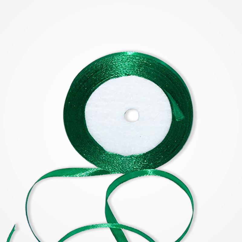 panglica-satinata-0.6cm-22m-verde-3 Panglică Satinată Verde-Iarbă – 0,6 cm x 22 m